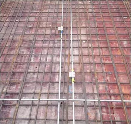 d,线管在墙体中间最大管径不宜超过50mm,在楼板中不宜超过25mm,线管与