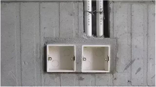 均比管外径大5mm～10mm,应采用强度等级不小于m10的水泥砂浆抹面保护