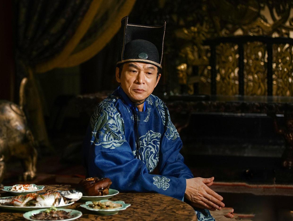 李辅国:兴庆宫里好热闹,太上皇和高力士天天忙着接见大臣.