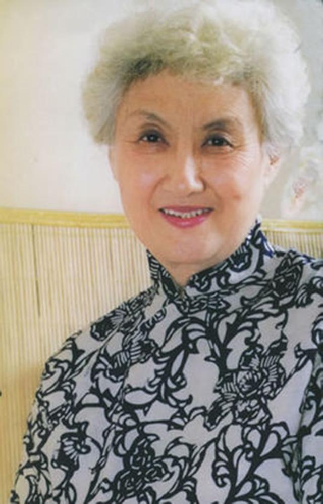 黄宗英嫁了4次养7个孩子晚年仍追求爱情95岁为武汉加油