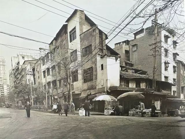 院(现三八街)白象街吊脚楼民居白象街白象街▼故城老街道你还记得它吗