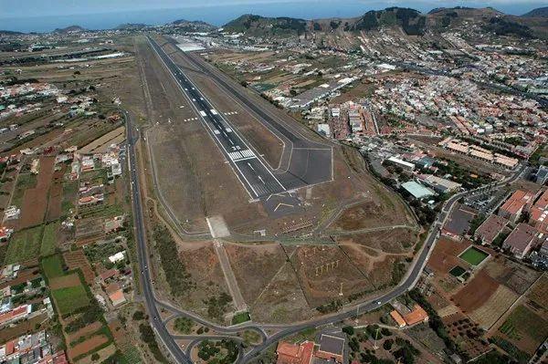 当天当地时间午后13:15时,拉斯帕尔马斯国际机场(现名大加那利机场)