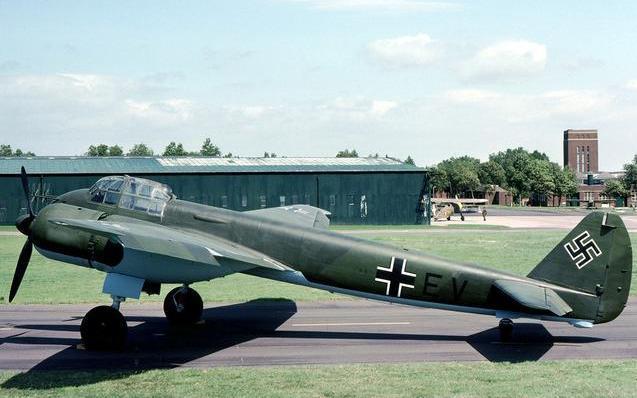 万能博士夜间空战高速轰炸样样皆能二战德国ju88轰炸机