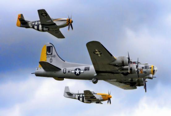 盟军往往会在一次空战中派出多架战斗机,这就导致暴风鸟经常在空战