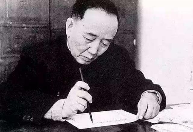 对比胡适诗,我们就能明白专家说郭沫若诗写得很有水平的原因.