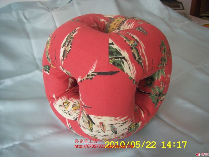 布艺制作学做玲珑枕六孔耳枕