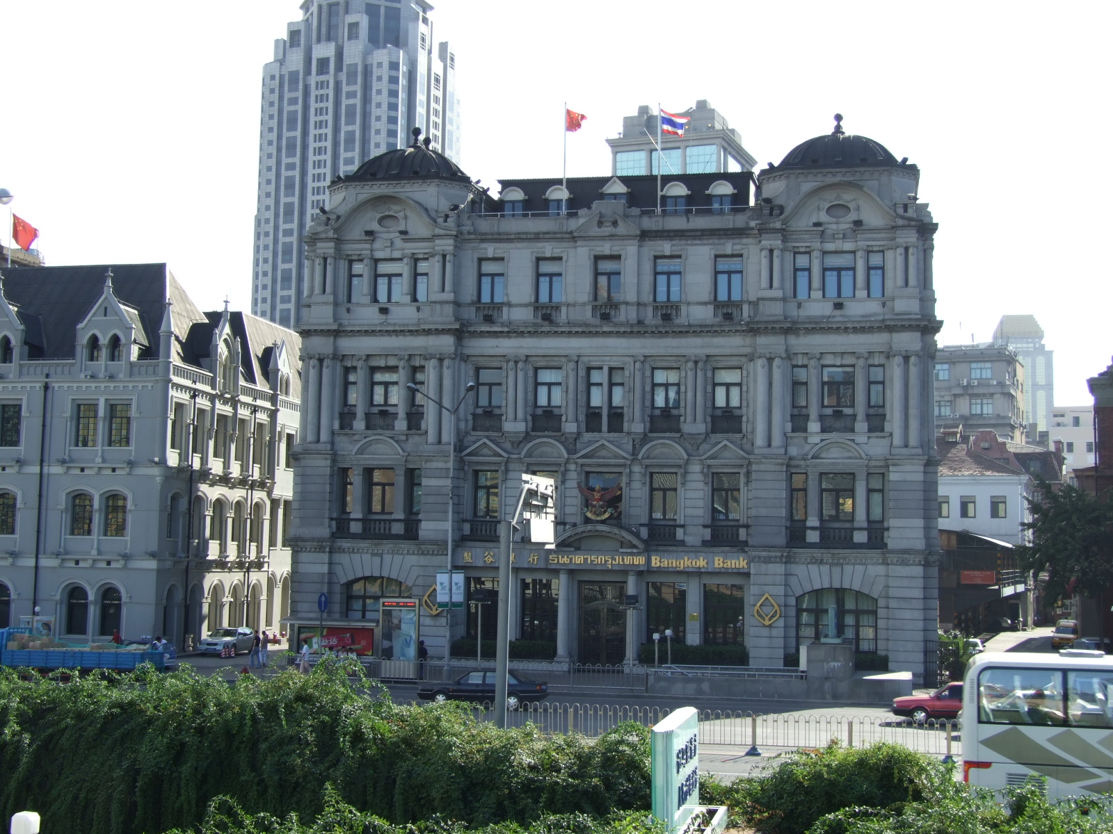 盘谷银行上海分行(前电报大楼),硖川居士摄于2007-10-20   :36