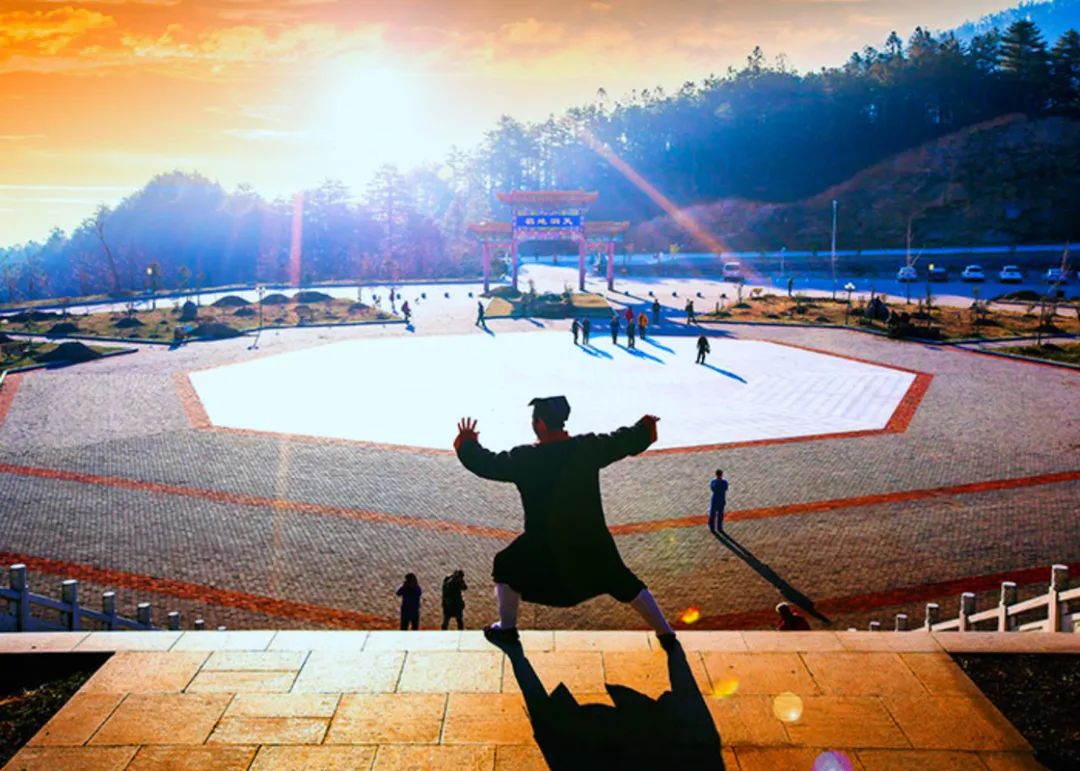 呼吸之间丹道修炼中的气随着境界的不同有三种不同