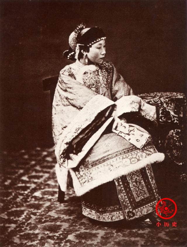 晚清老照片:孕妇罕见出镜