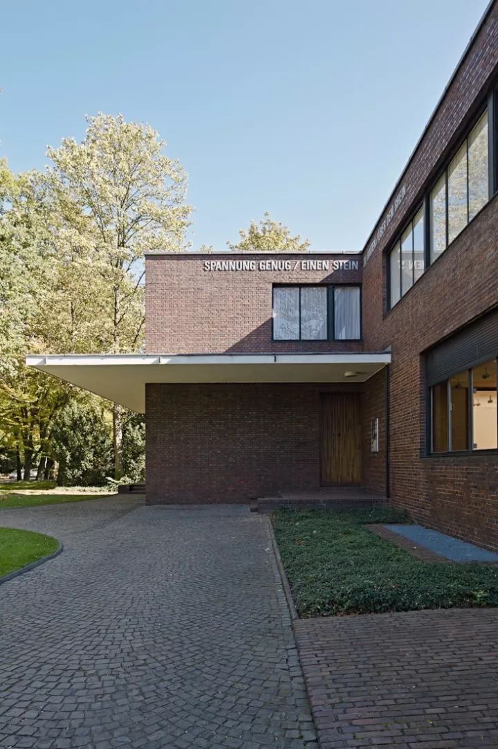 纪念密斯凡德罗诞辰133周年永远的教父永恒的lessismore