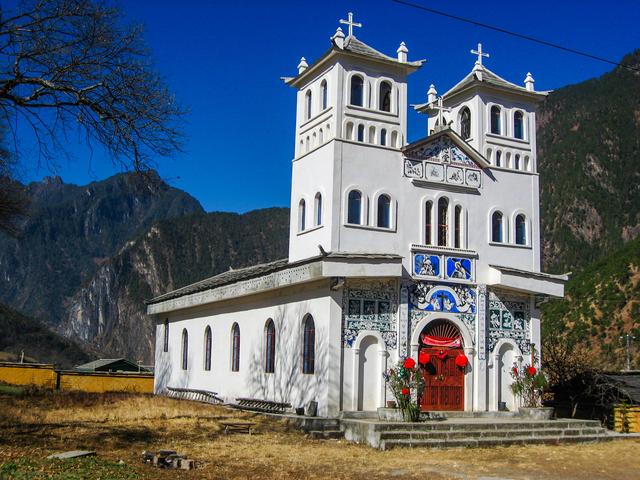 丙中洛重丁教堂人神共居的世外桃源