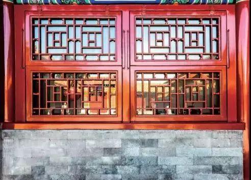 横披窗支摘窗多用于民居,府邸,宫殿等建筑支摘窗圜窗多用于庙宇等建筑