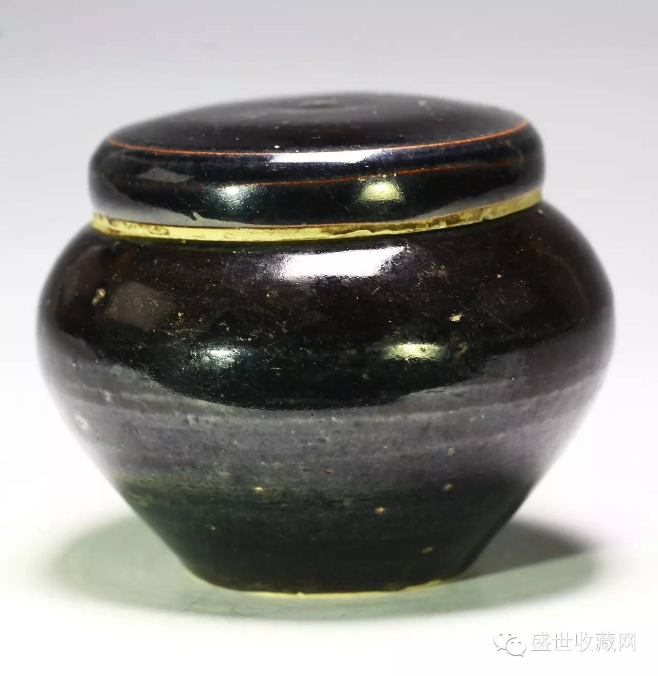 黑釉盖罐素胎点彩盘黑釉盂唐代耀州窑剔刻莲瓣水注天青釉花口盘天青釉