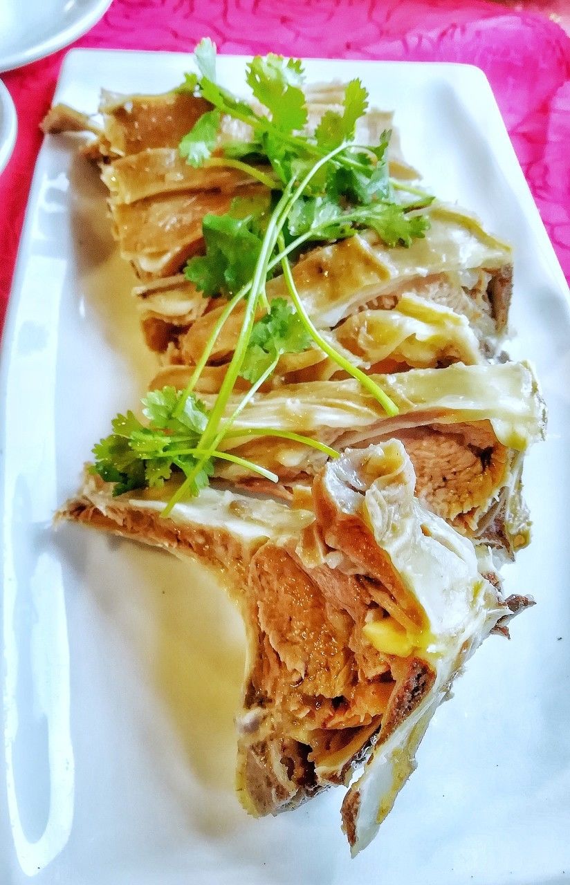 云南十大经典名菜大救驾,山官牛头,水煎乳饼,白油鸡枞,老昆明羊汤锅