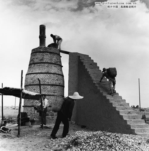 1958年 土法建造的小炼钢炉