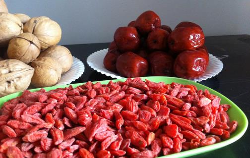 红枣枸杞选购颜色暗红是标准