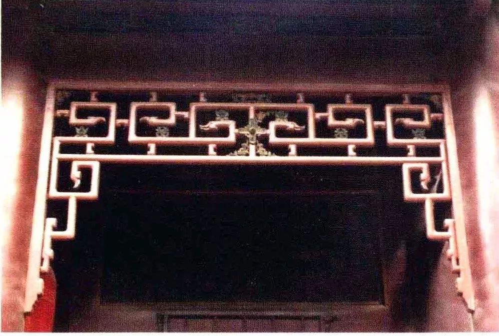 花牙子与普通的雀替相比,骑马雀替的装饰意义远大于实用意义.