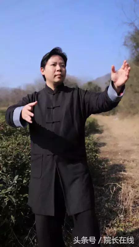 钟鹰扬:一套有利于脊柱健康的保健操 - 好网角收藏夹