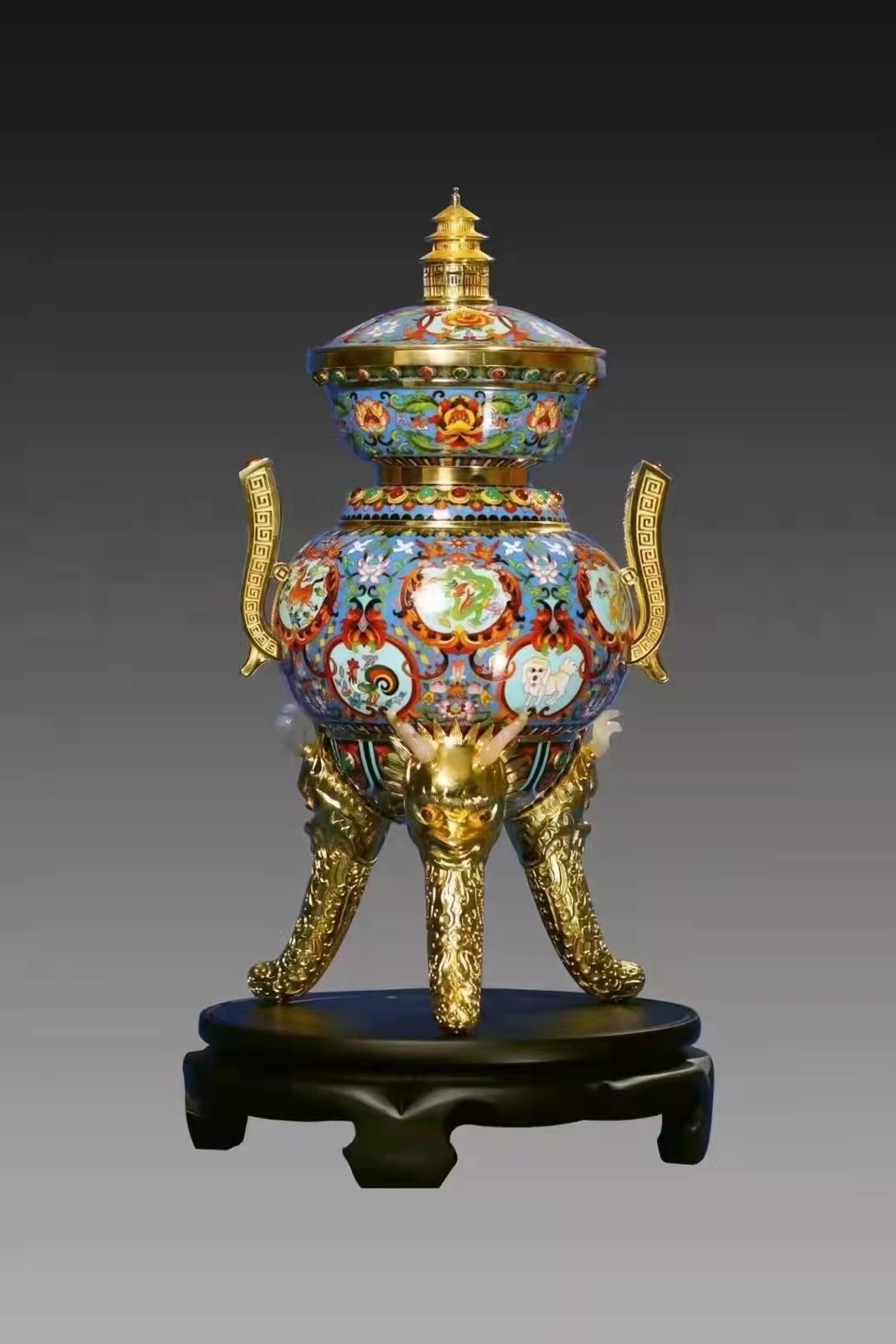 张同禄大师创作景泰蓝盛世中国鼎作品