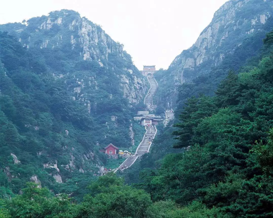 中国各省名山排名终于找全了看看你家乡排第几名