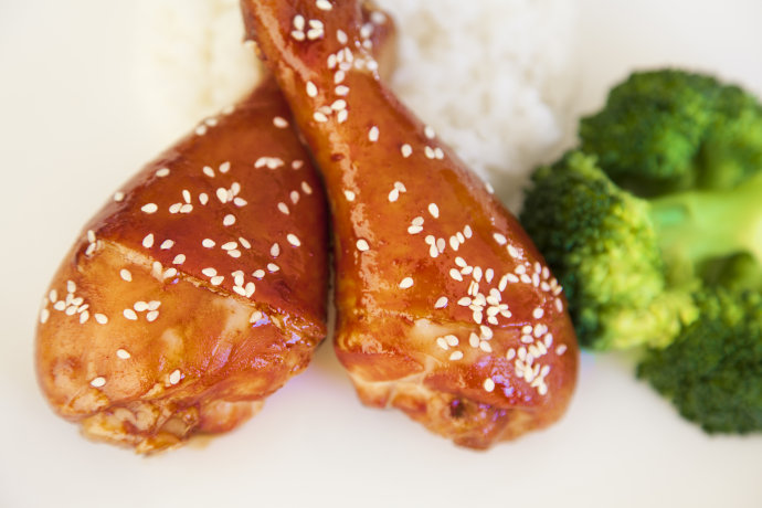 蜜汁烤鸡腿看着会让你想要恨不得咬上一口