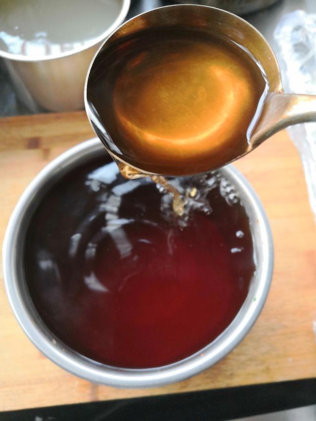勺勺客是如何熬制凉皮所用的3种料水醋水大料水蒜水