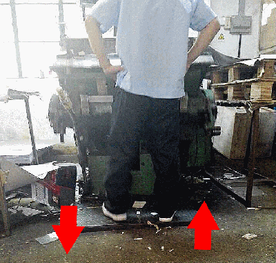 印刷厂员工不慎卷入压痕机深圳37机械伤害事故