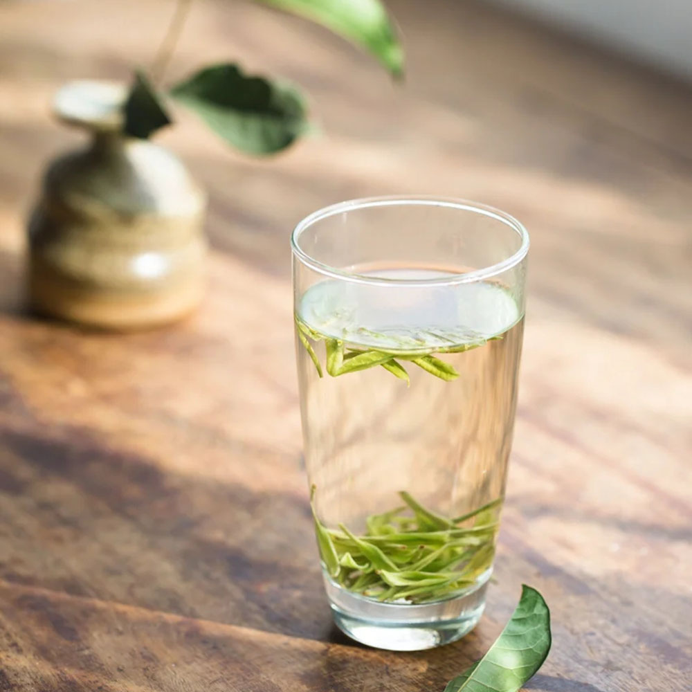 立夏时节饮一杯清热降火的好茶,正确冲泡绿茶的方式你学会了吗?