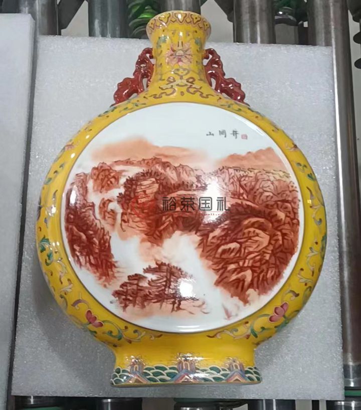 《盛世瓷王·江山万代》抱月瓶纯手工描金王锡良,王采大师作品有收藏