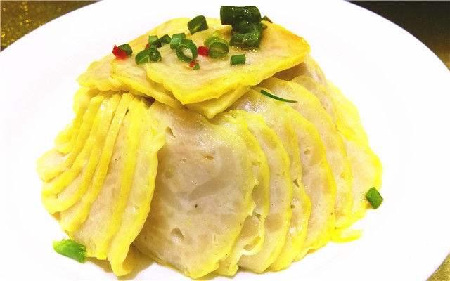 蟠龙菜诞生于明武宗年间,得名于嘉靖登基之时,迄今已有约500年的历史