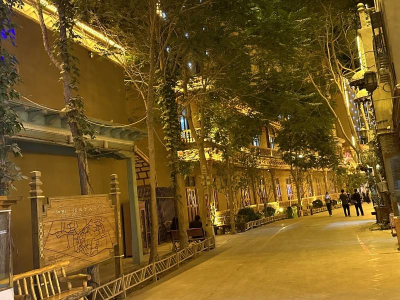 本届环塔拉力赛在和田赛区计划7天,参赛者到达和田市,墨玉县,于田县